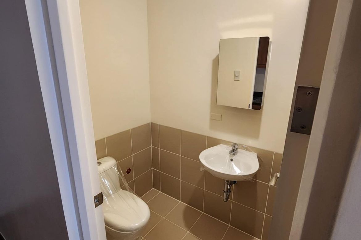 Condo for Sale in The Camden Place, Malate, Manila, Metro Manila – photo 5