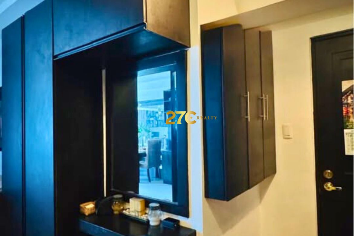 Condo for Sale in The Malayan Plaza, San Antonio, Pasig, Metro Manila near MRT-3 Ortigas – photo 4