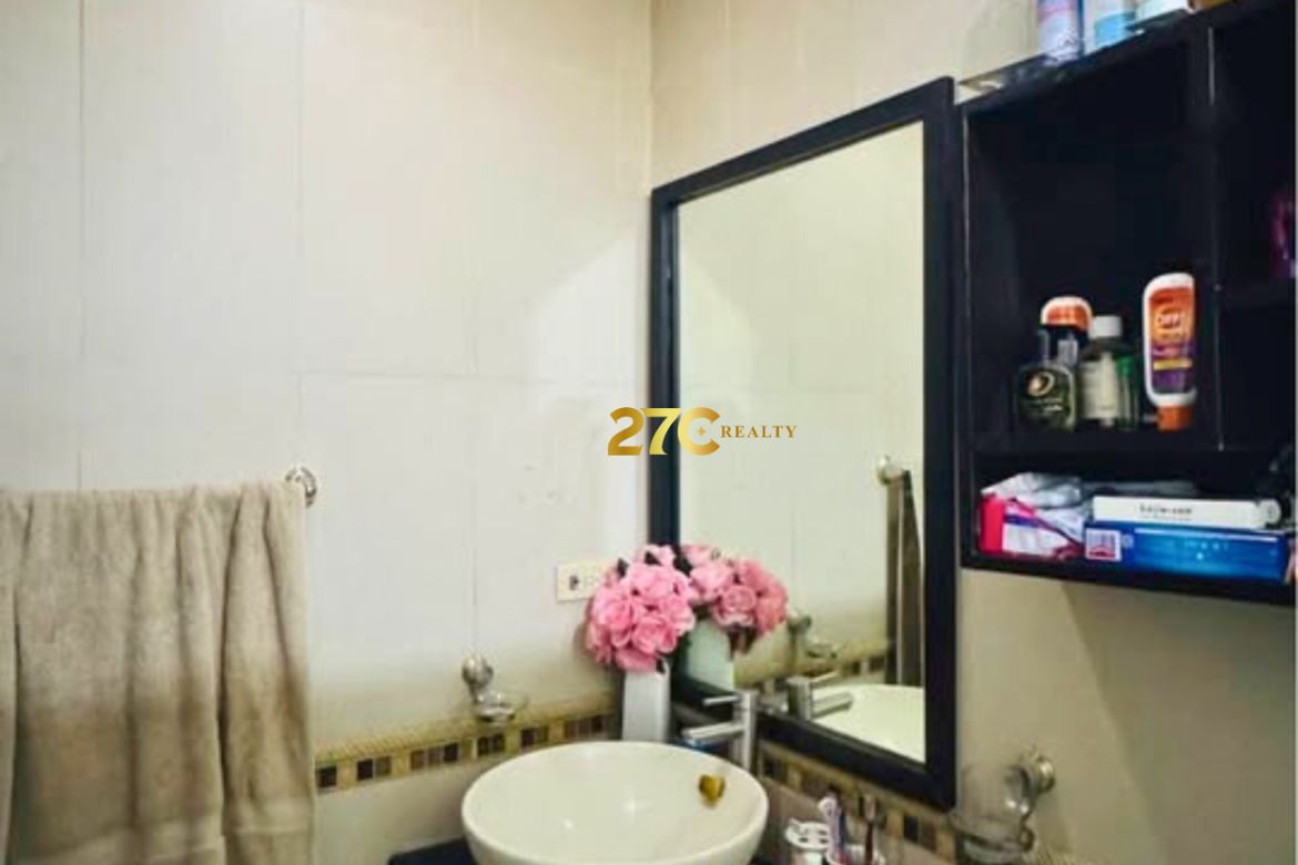 Condo for Sale in The Malayan Plaza, San Antonio, Pasig, Metro Manila near MRT-3 Ortigas – photo 5