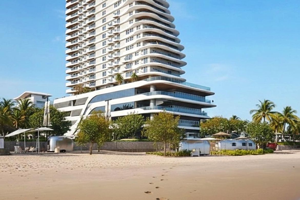 Condo for Sale in The Spinnaker at Club Laiya, Laiya-Aplaya, San Juan, Batangas