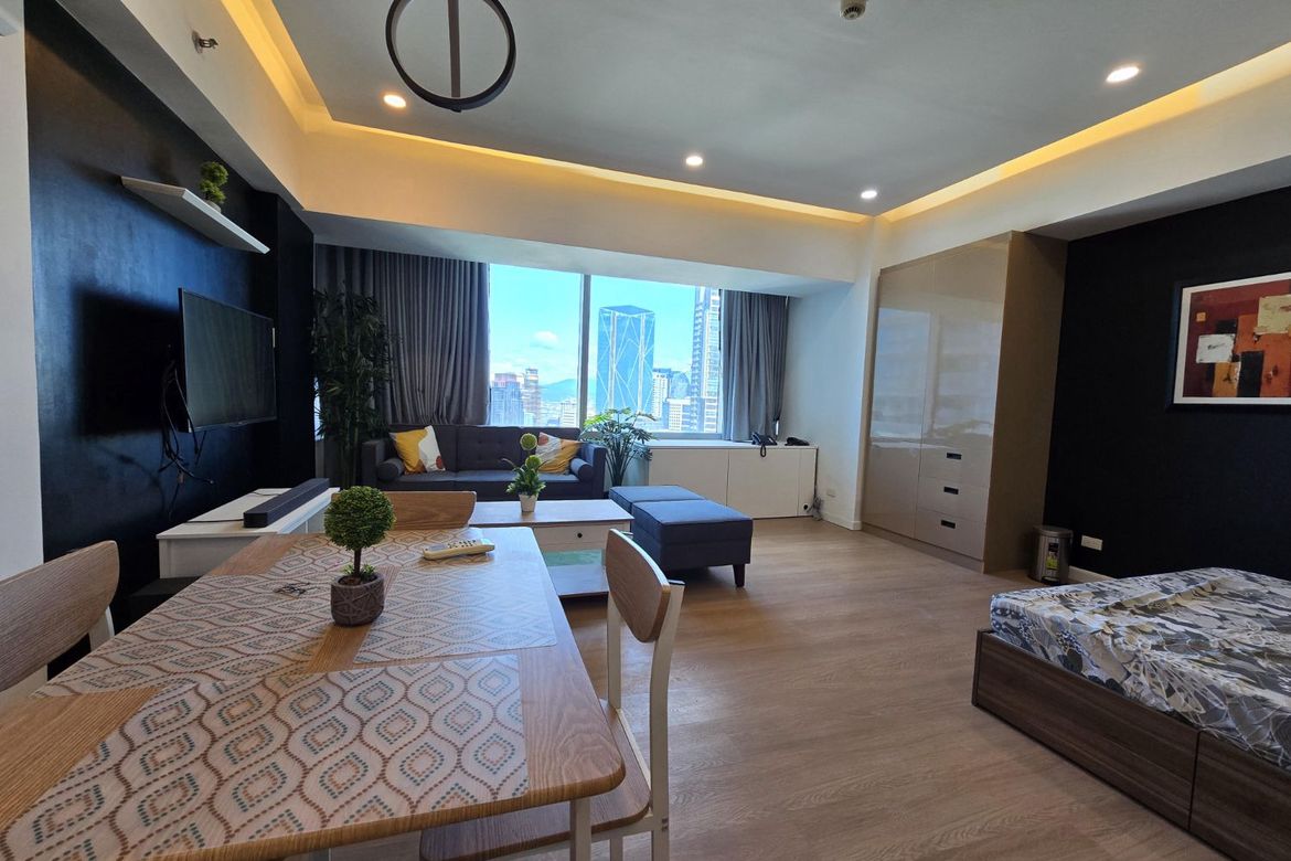 Condo for Sale in The St. Francis Shangri-La Place, Wack-Wack Greenhills, Mandaluyong, Metro Manila near MRT-3 Shaw Boulevard – photo 4