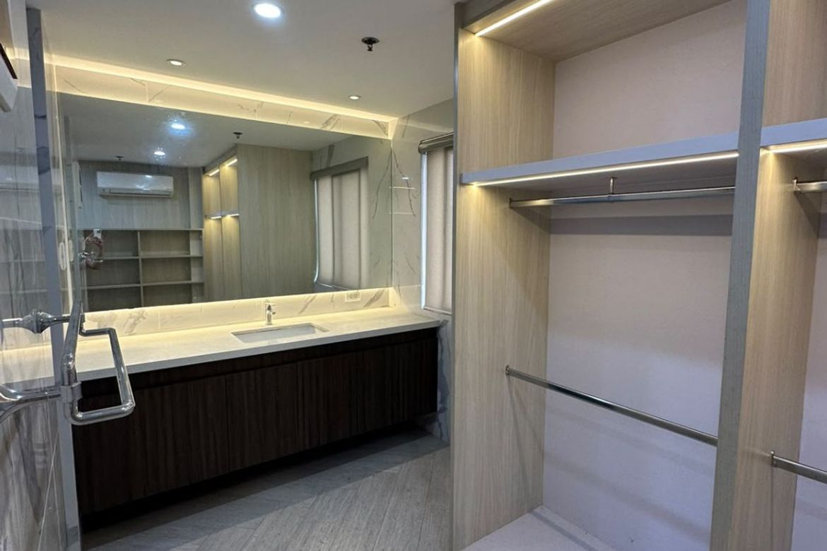 Condo for Sale in Valencia, Quezon City, Metro Manila near LRT-2 Gilmore – photo 2