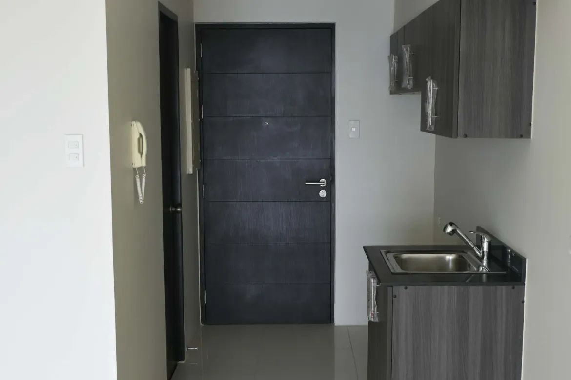 Condo for Sale in Wil Tower, South Triangle, Quezon City, Metro Manila near MRT-3 Quezon Avenue – photo 6