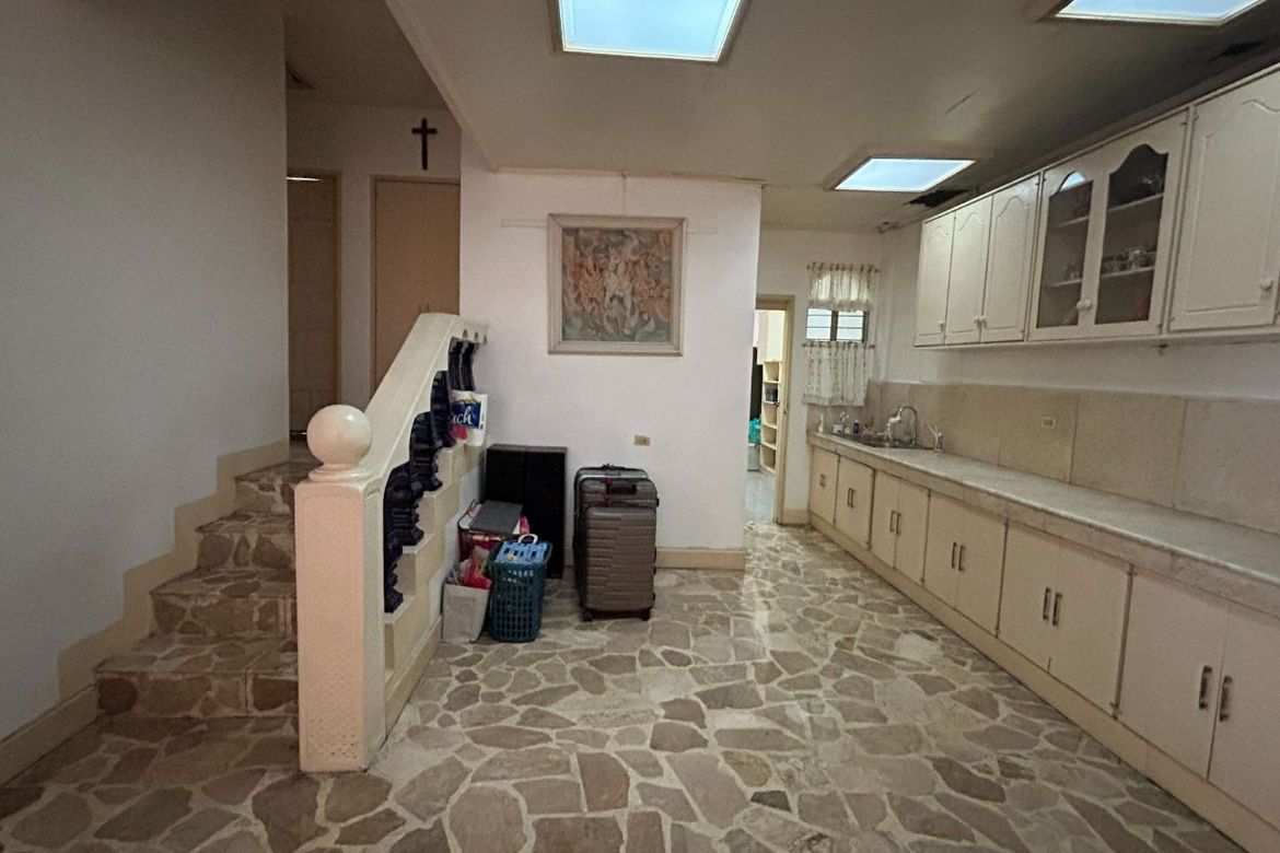 House for Sale in Addition Hills, San Juan, Metro Manila – photo 2