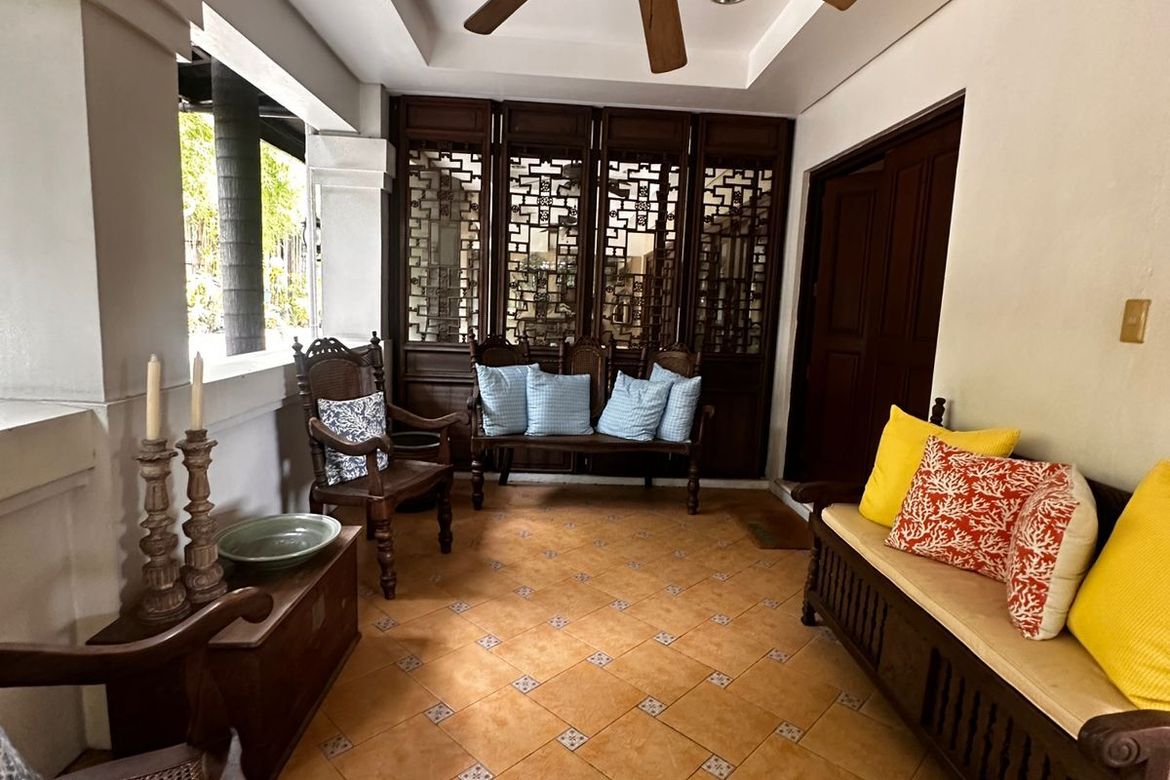 House for Sale in Barangka Ilaya, Mandaluyong, Metro Manila near MRT-3 Boni