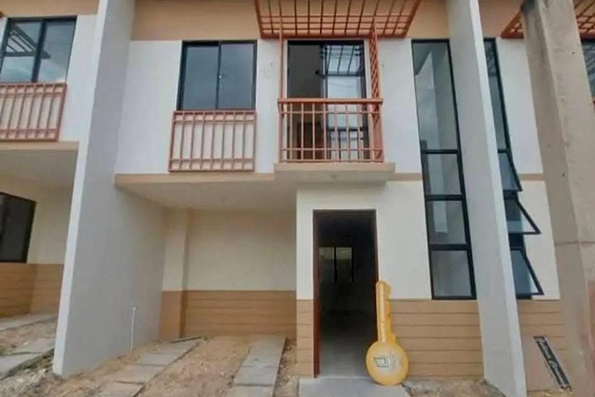 House for Sale in Central Poblacion, Naga, Cebu