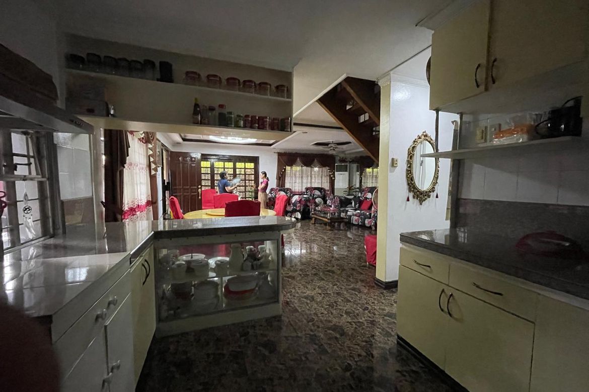 House for Sale in Kapitolyo, Pasig, Metro Manila – photo 2