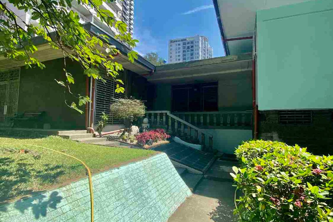 House for Sale in Little Baguio, San Juan, Metro Manila – photo 5