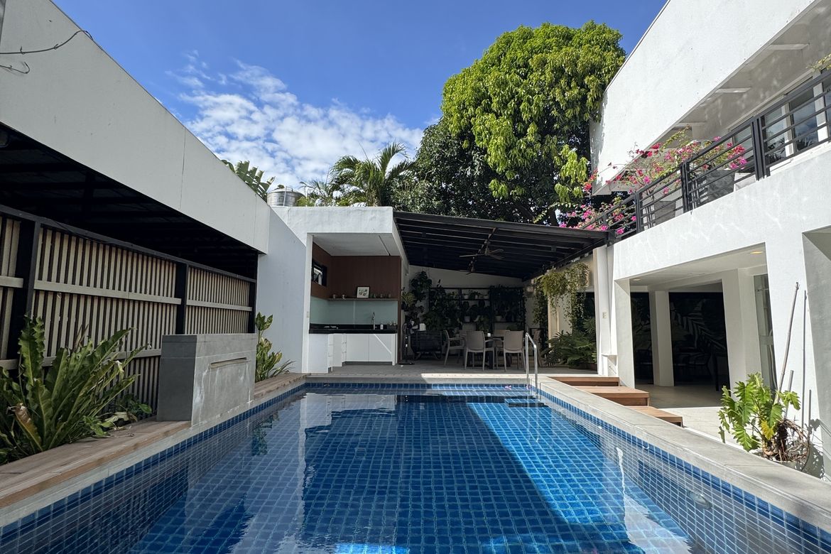 House for Sale in Merville, Parañaque, Metro Manila – photo 6