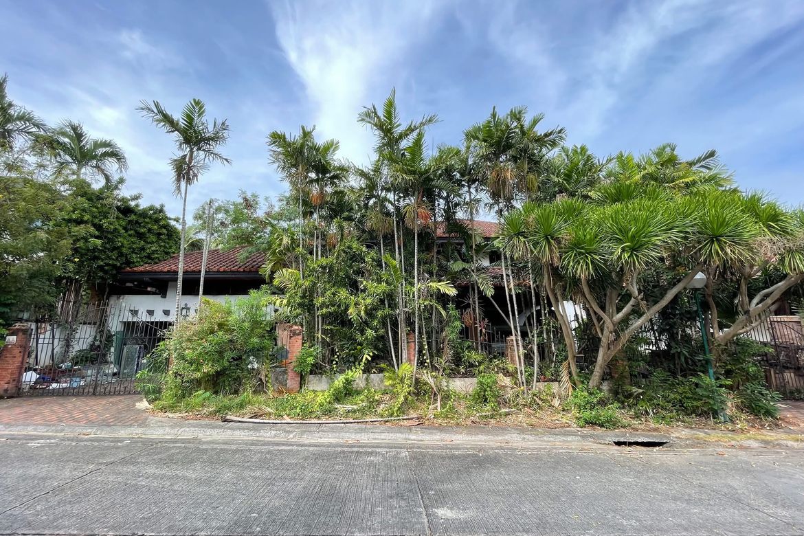 House for Sale in New Alabang Village, Muntinlupa, Metro Manila