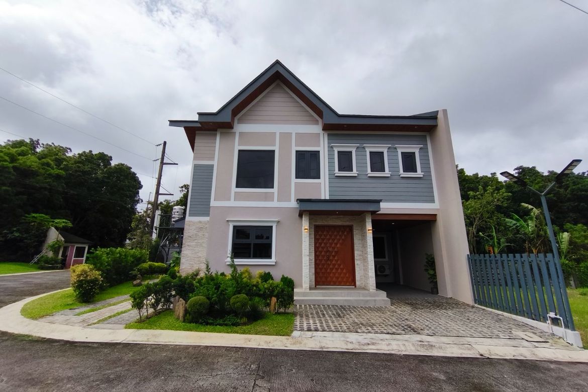 House for Sale in Patutong Malaki North, Tagaytay, Cavite