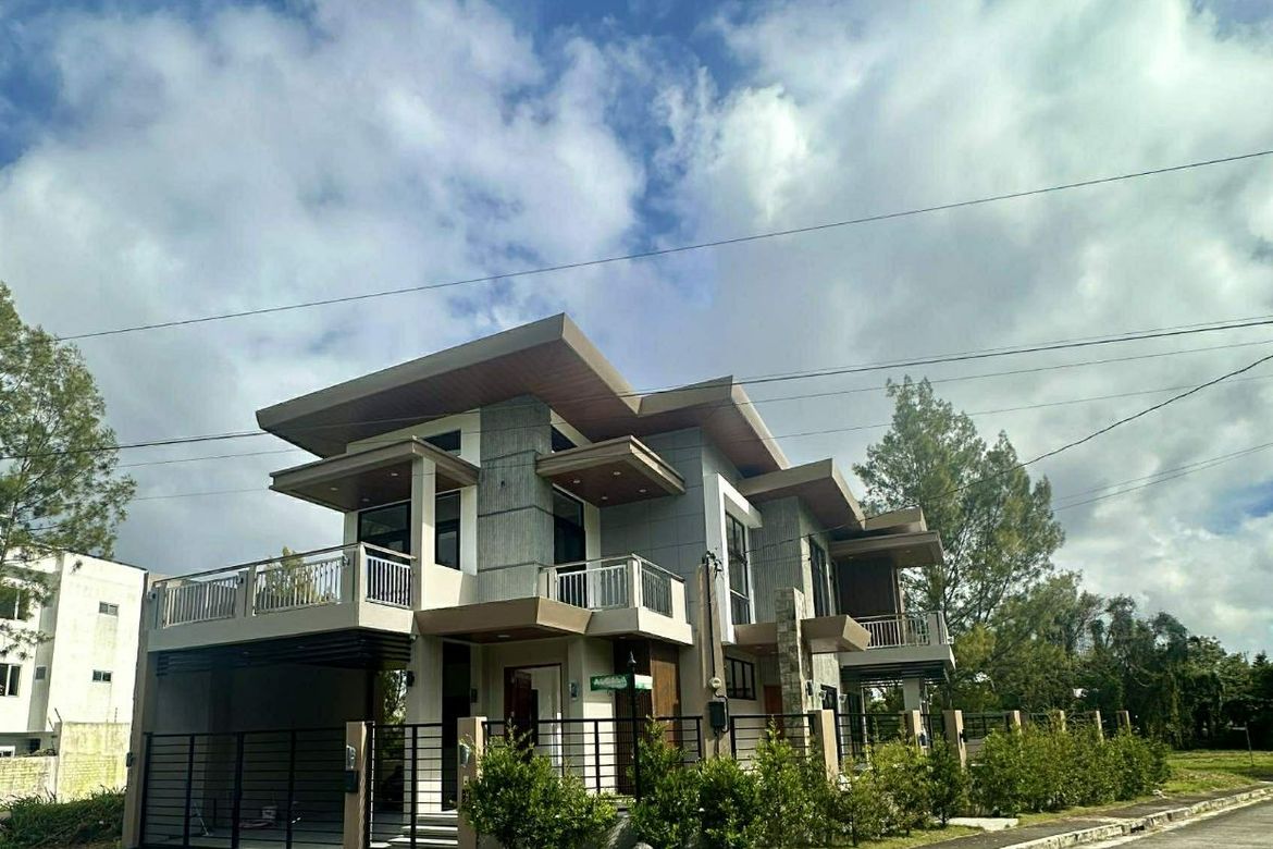 House for Sale in Pueblo Del Sol, Asisan, Tagaytay, Cavite