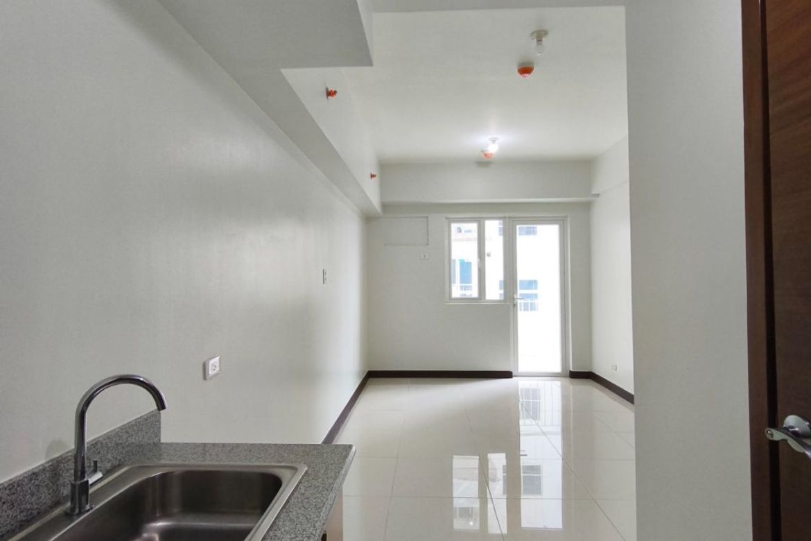 House for Sale in Quantum Residences, Barangay 49, Pasay, Metro Manila near LRT-1 Gil Puyat – photo 6