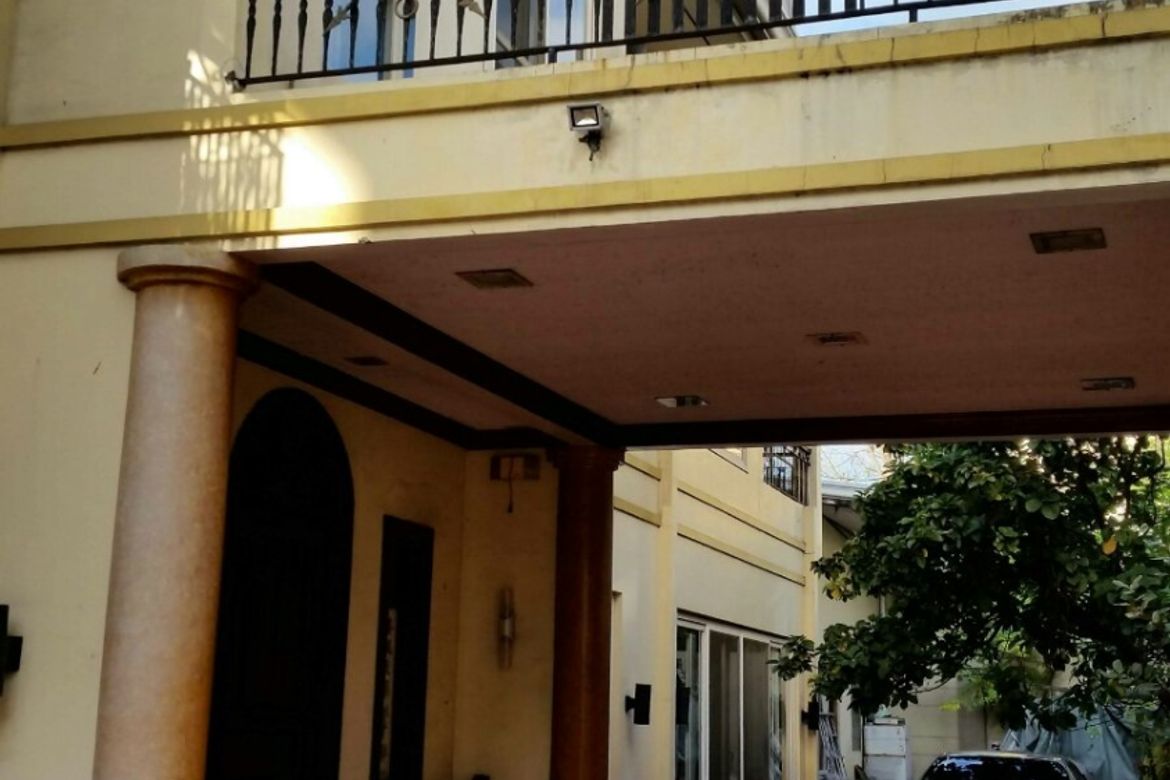 House for Sale in San Miguel, Manila, Metro Manila near LRT-2 Legarda – photo 5