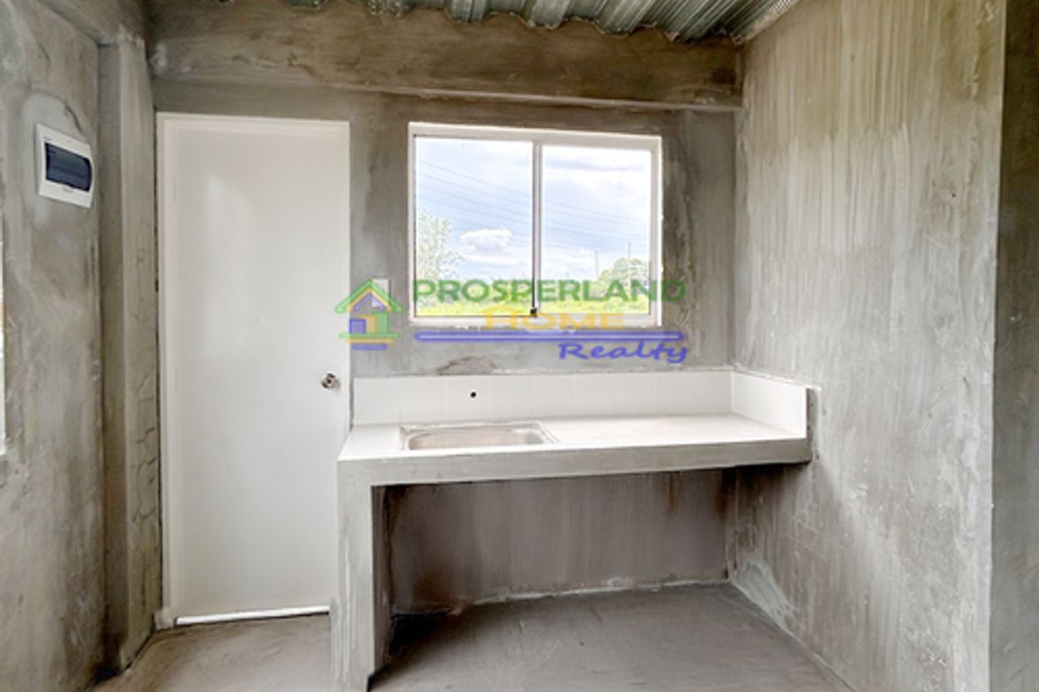 House for Sale in San Roque, Santo Tomas, Batangas – photo 2