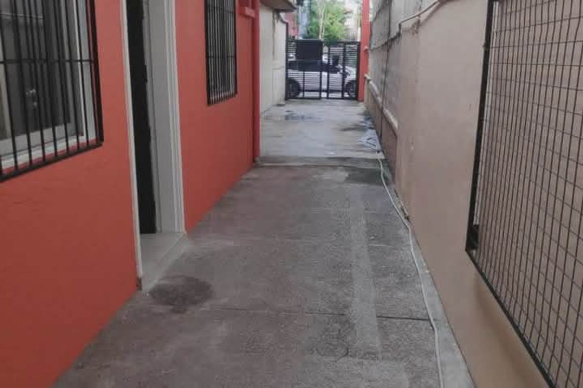 House for Sale in Santa Mesa, Manila, Metro Manila near LRT-2 V. Mapa