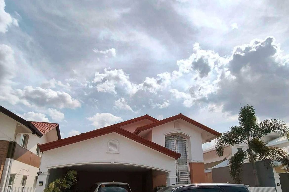 House for Sale in Santo Rosario, San Fernando, Pampanga