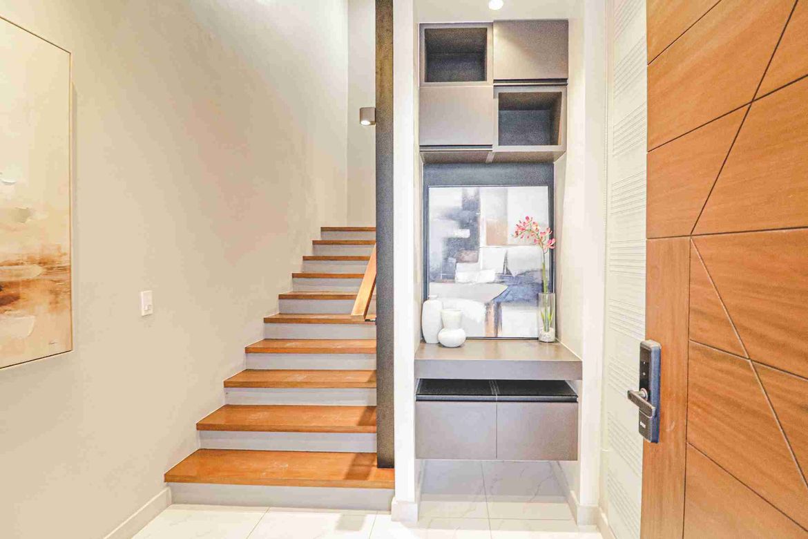 House for Sale in South Triangle, Quezon City, Metro Manila near MRT-3 Quezon Avenue – photo 2