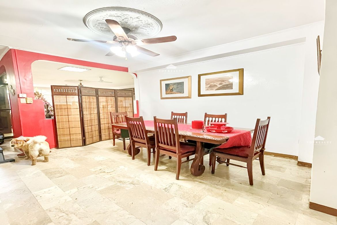 House for Sale in West Kamias, Quezon City, Metro Manila near LRT-2 Araneta Center-Cubao – photo 6