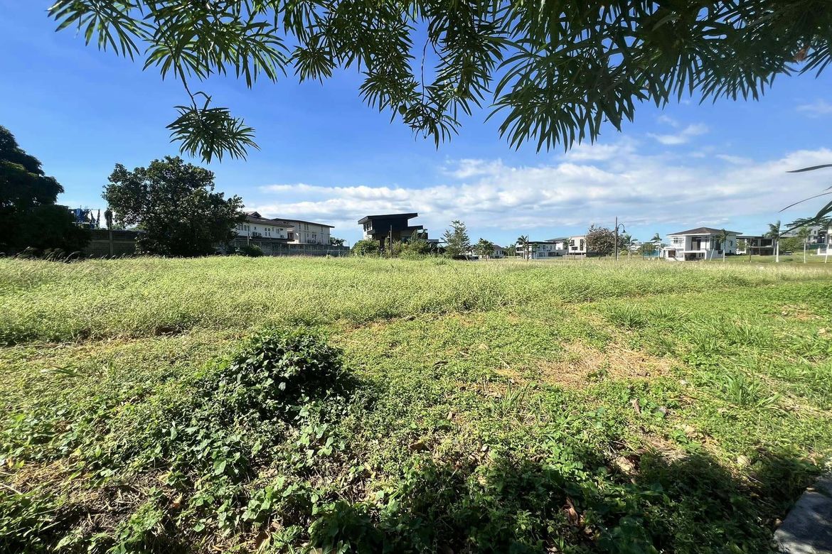 Land for Sale in Alabang West Village, Almanza Dos, Las Piñas, Metro Manila