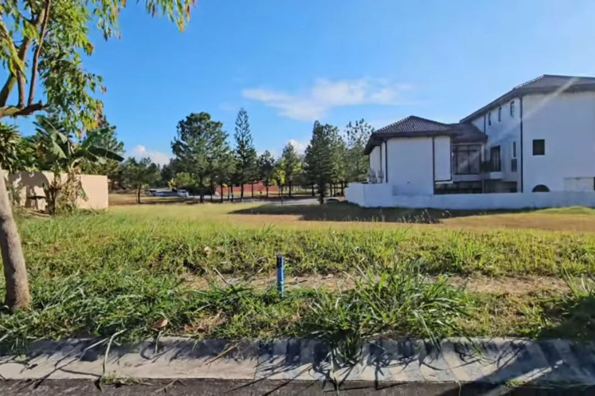 Land for Sale in Almanza Dos, Las Piñas, Metro Manila