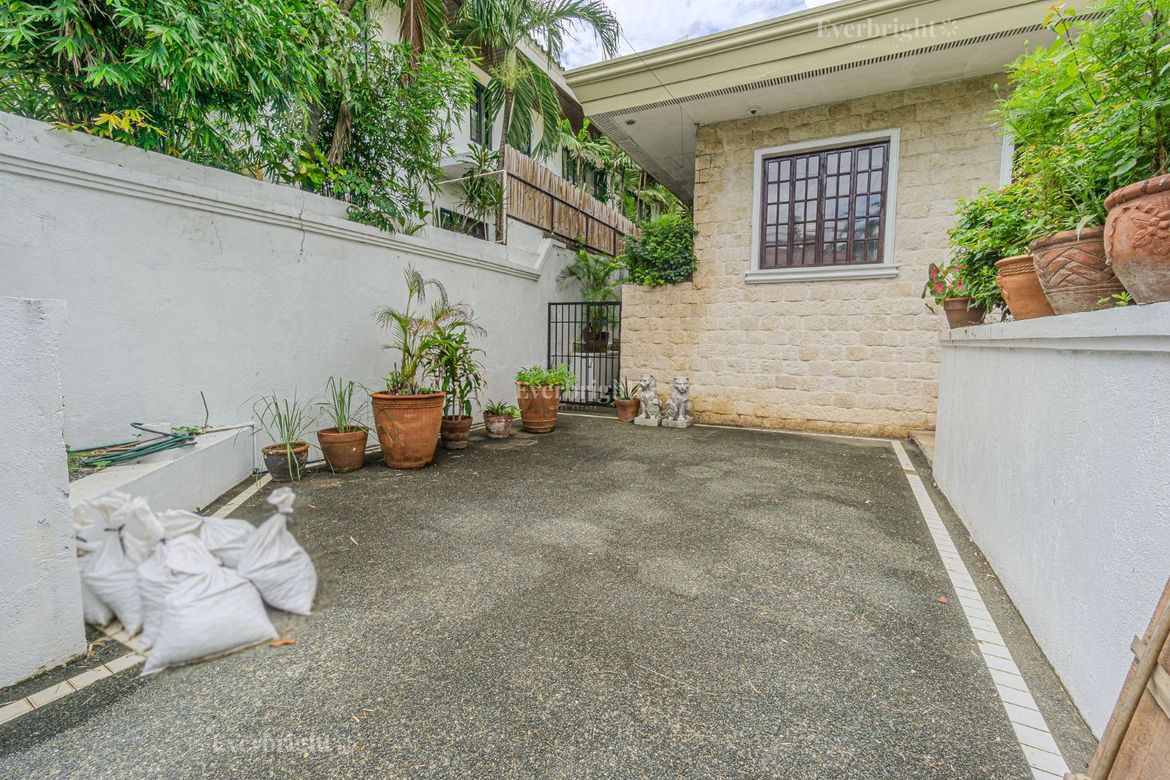 Land for Sale in Ayala Alabang Village, New Alabang Village, Muntinlupa, Metro Manila – photo 2
