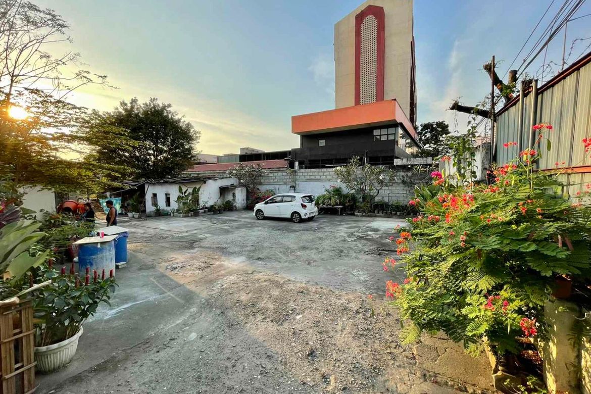 Land for Sale in Bangkal, Makati, Metro Manila near MRT-3 Magallanes – photo 7