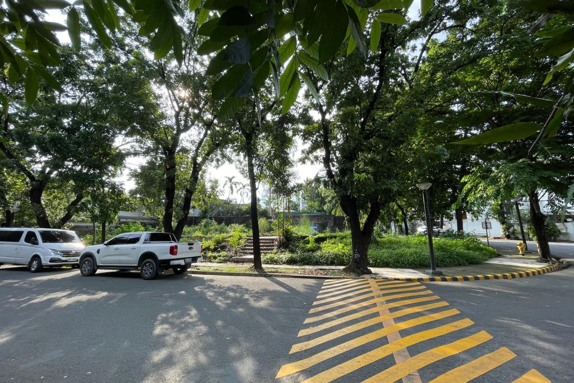 Land for Sale in Bel-Air, Makati City – photo 3