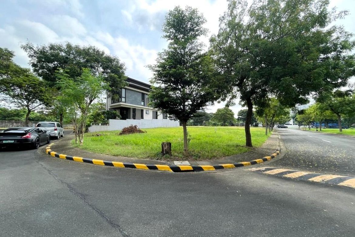 Land for Sale in BGC, Taguig, Metro Manila – photo 2