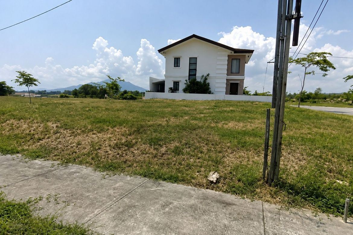 Land for Sale in Canlubang, Calamba, Laguna