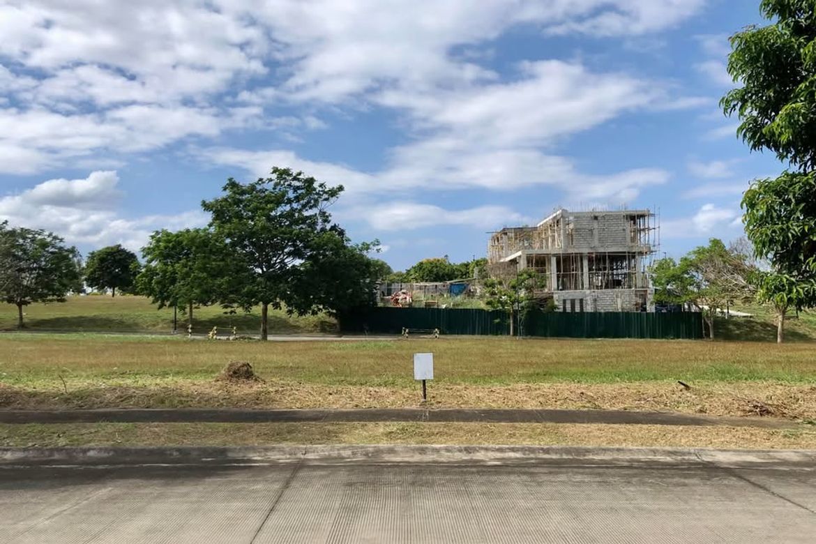Land for Sale in Canlubang, Calamba, Laguna