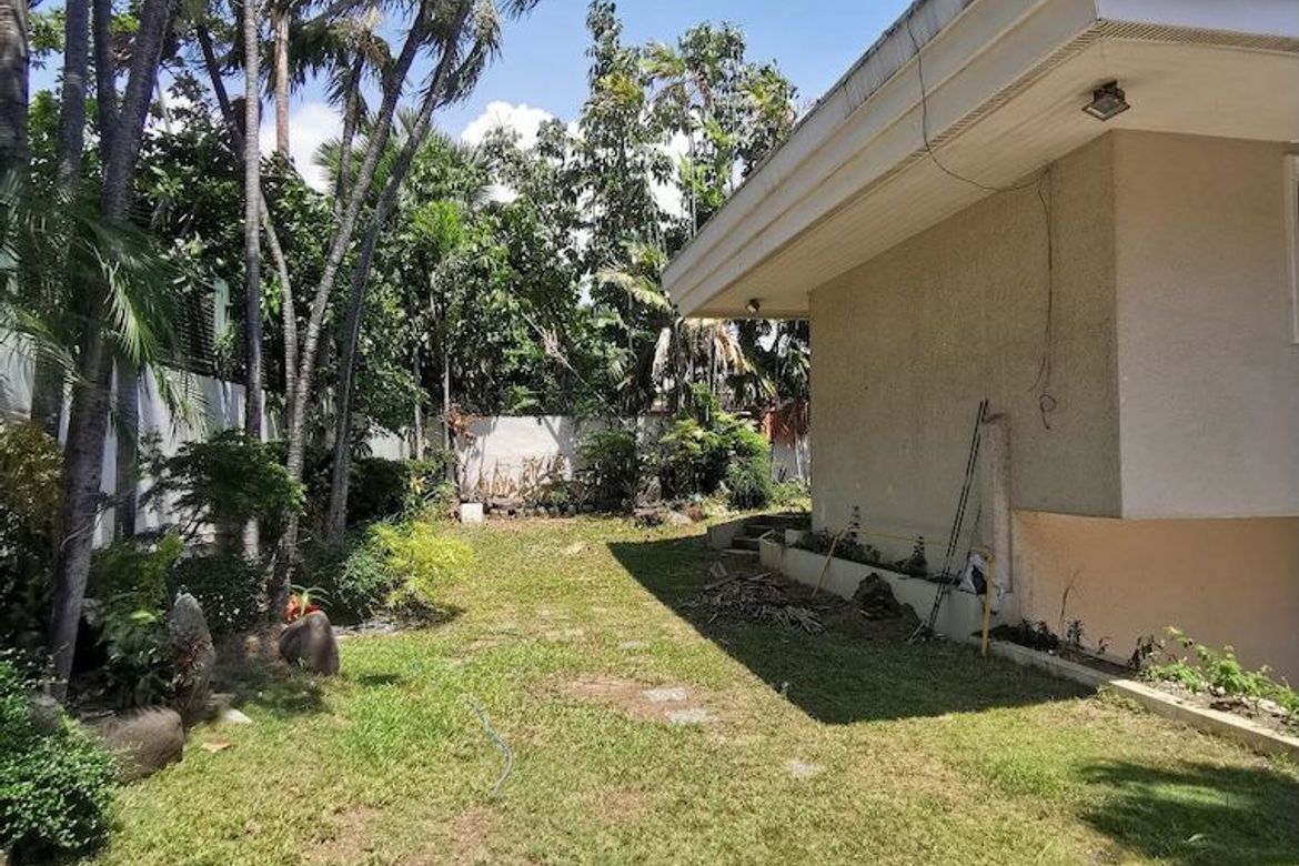 Land for Sale in Dasmariñas North, Makati, Metro Manila near MRT-3 Ayala – photo 4