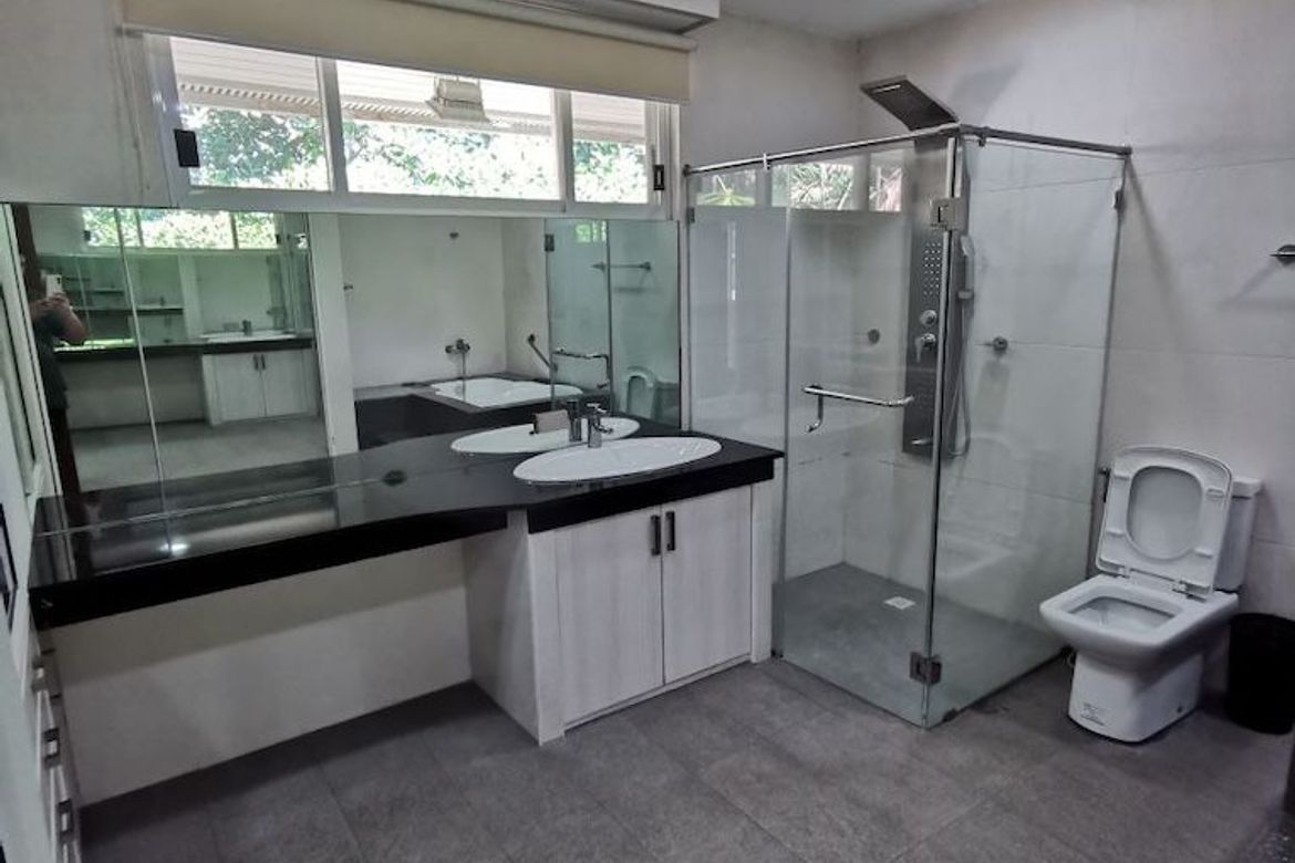 Land for Sale in Dasmariñas North, Makati, Metro Manila near MRT-3 Ayala – photo 8