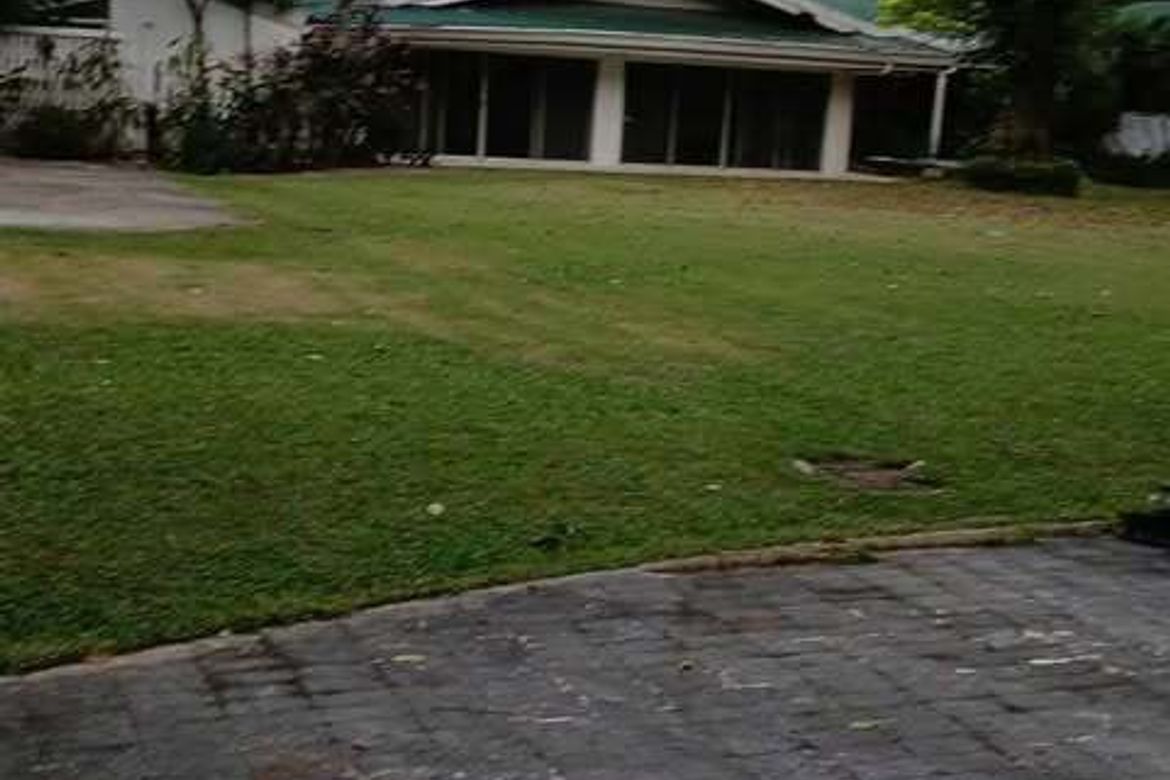 Land for Sale in Forbes Park North, Makati, Metro Manila near MRT-3 Buendia – photo 2