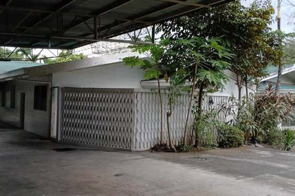Land for Sale in Forbes Park North, Makati, Metro Manila near MRT-3 Buendia – photo 4