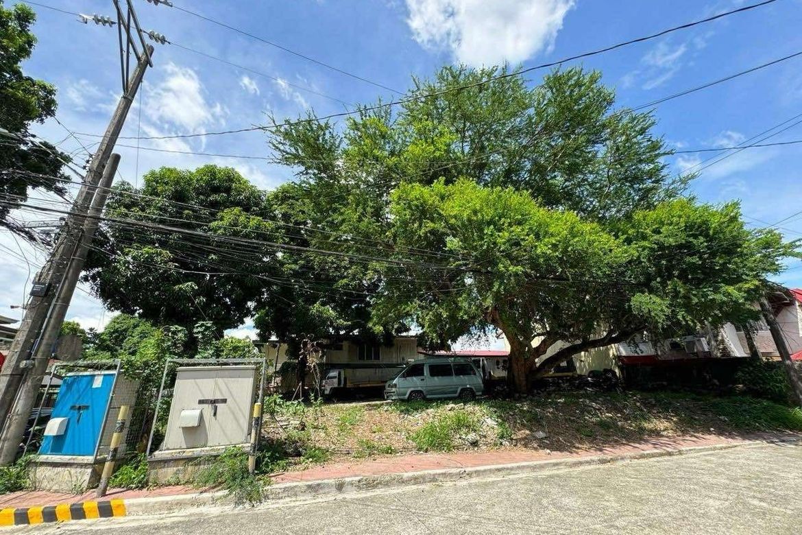 Land for Sale in Industrial Valley, Marikina, Metro Manila near LRT-2 Katipunan
