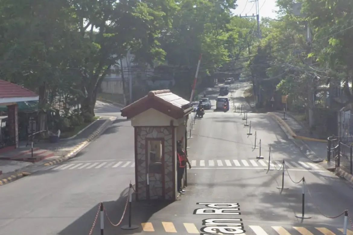 Land for Sale in LOYOLA GRAND VILLAS, Ramon Magsaysay, Quezon City, Metro Manila near LRT-1 Roosevelt – photo 3