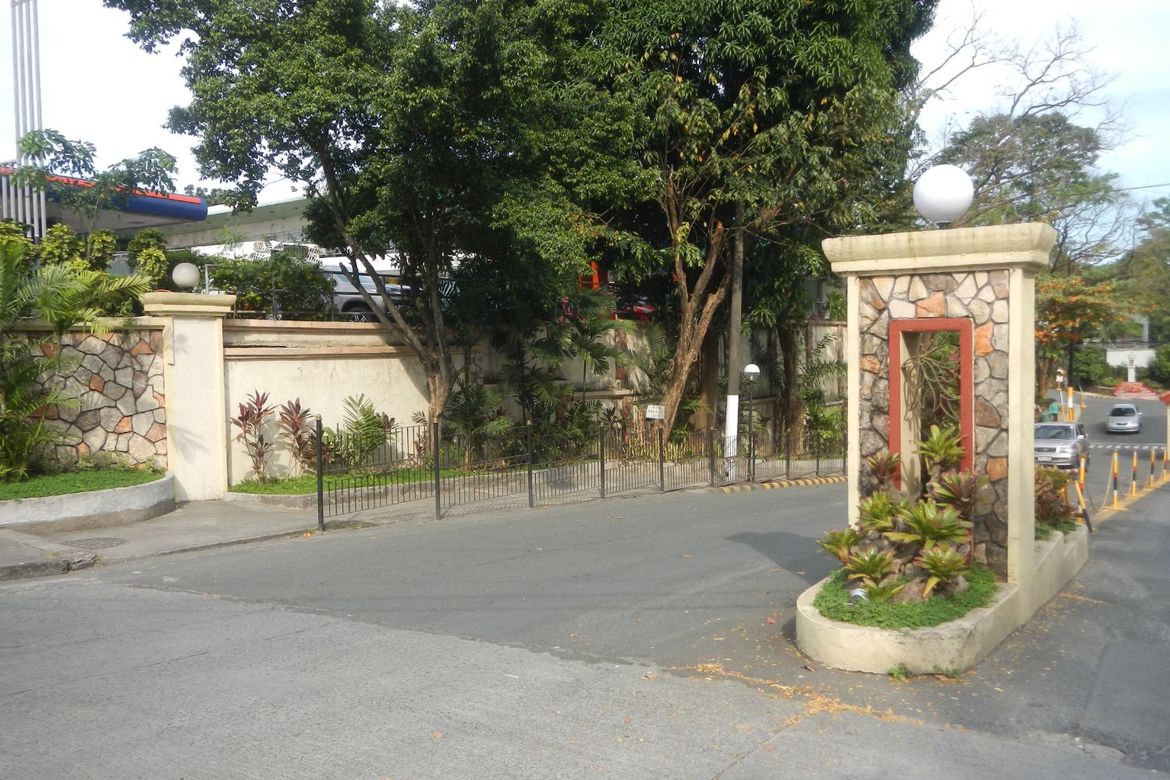 Land for Sale in LOYOLA GRAND VILLAS, Ramon Magsaysay, Quezon City, Metro Manila near LRT-1 Roosevelt – photo 7