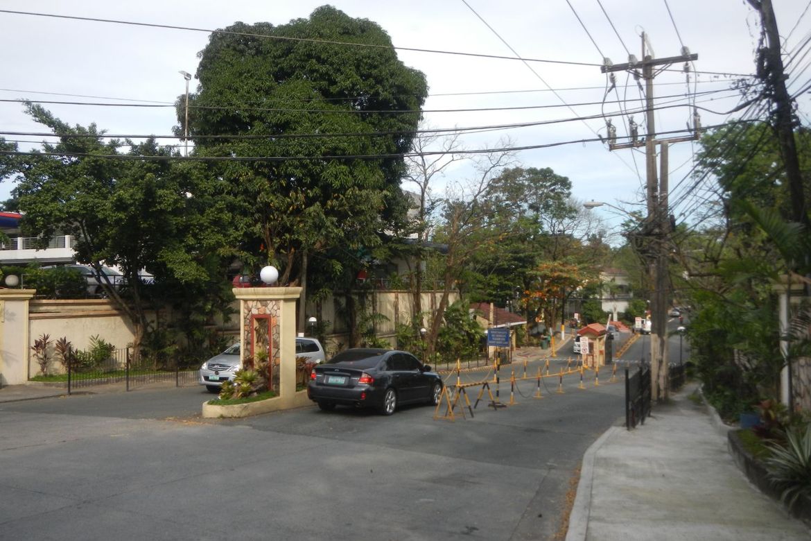 Land for Sale in LOYOLA GRAND VILLAS, Ramon Magsaysay, Quezon City, Metro Manila near LRT-1 Roosevelt – photo 8