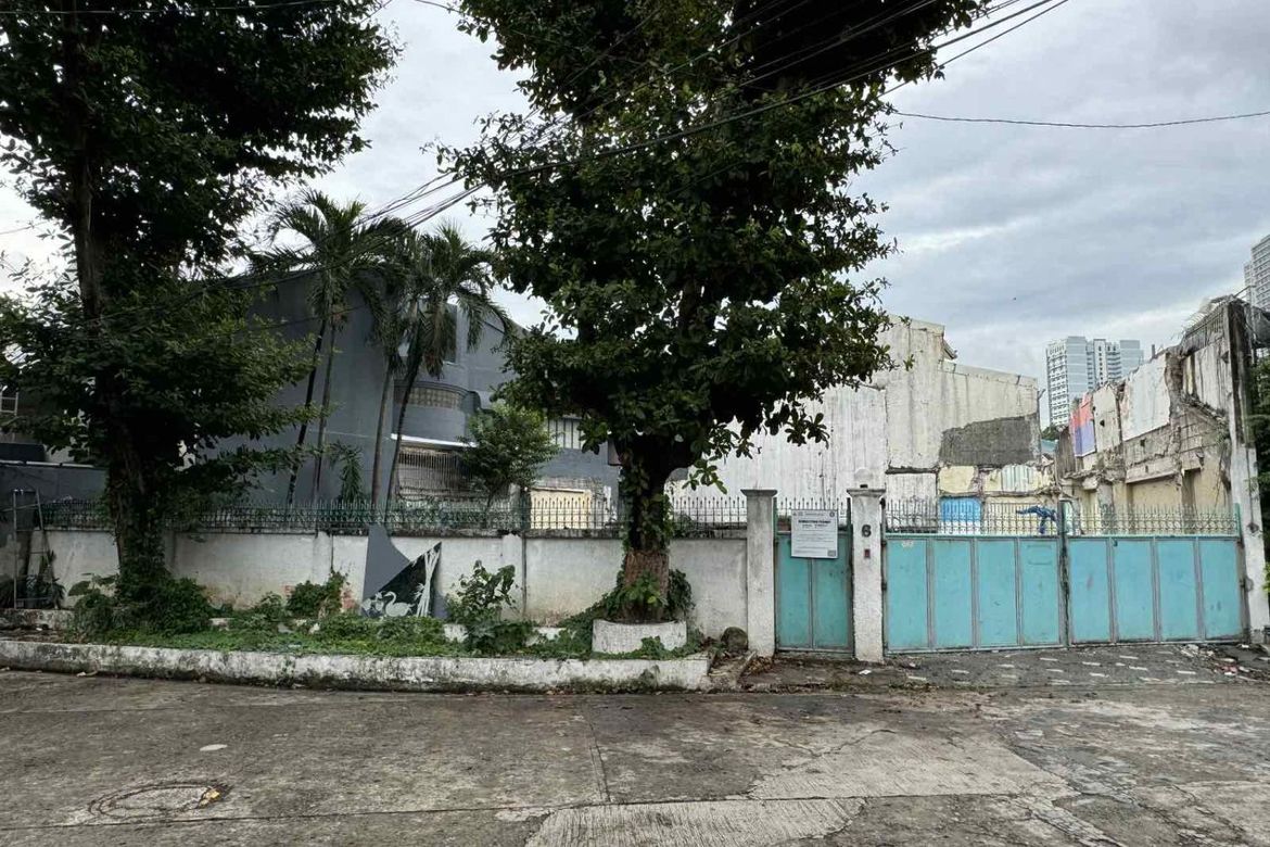 Land for Sale in Loyola Heights, Quezon City, Metro Manila near LRT-2 Katipunan