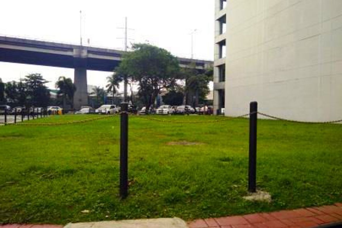 Land for Sale in Magallanes, Makati, Metro Manila near MRT-3 Magallanes