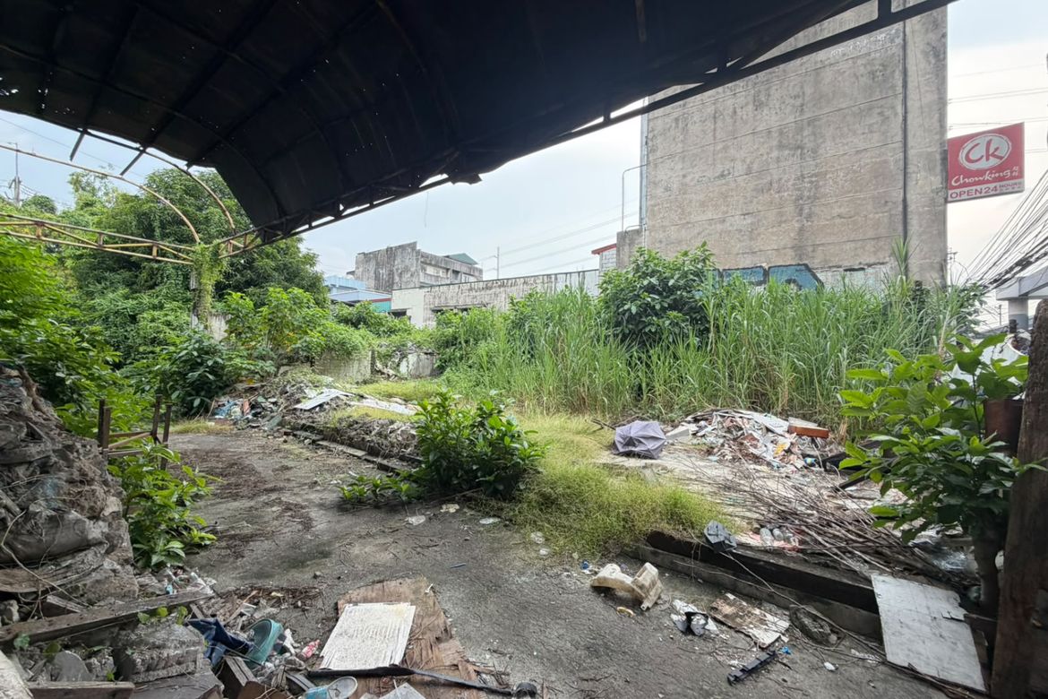 Land for Sale in Manila, Metro Manila near LRT-2 Legarda – photo 4
