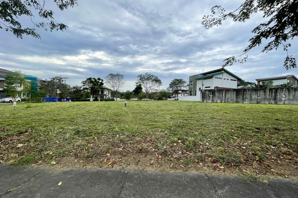Land for Sale in Mckinley West Village, Pinagsama, Taguig, Metro Manila – photo 3