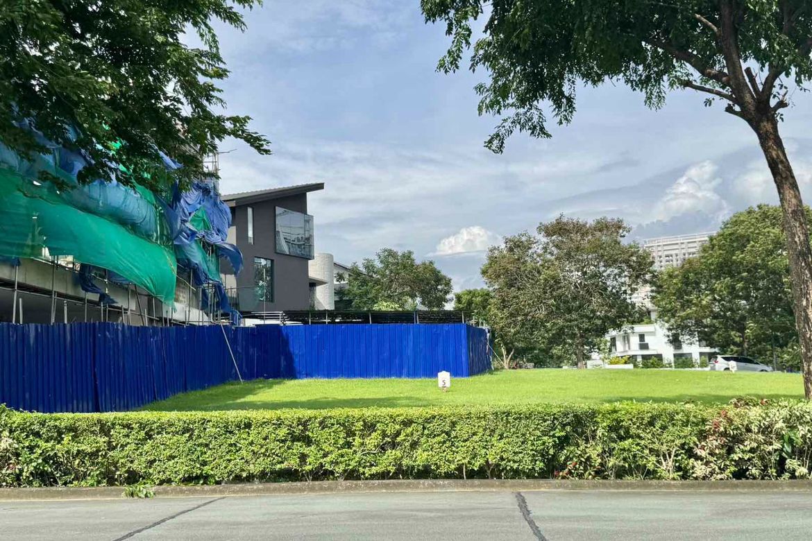Land for Sale in Mckinley West Village, Pinagsama, Taguig, Metro Manila