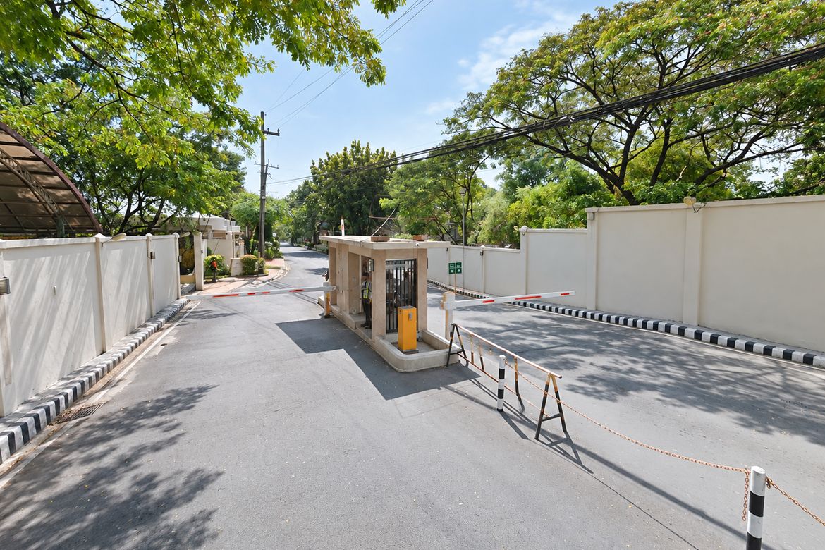 Land for Sale in Merville, Parañaque, Metro Manila – photo 4