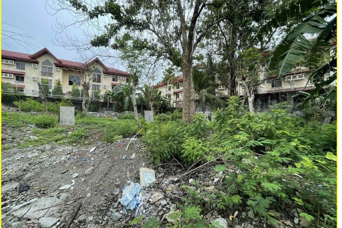 Land for Sale in Merville, Parañaque, Metro Manila