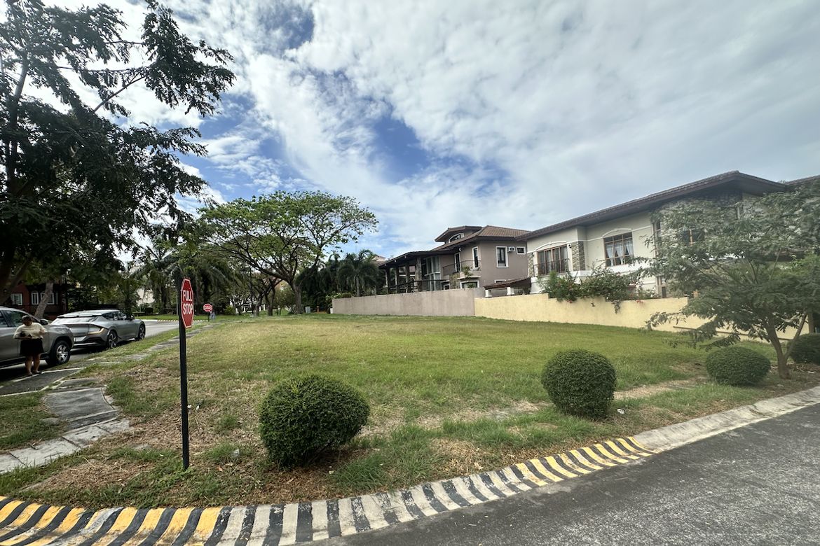 Land for Sale in Portofino Heights, Almanza Dos, Las Piñas, Metro Manila