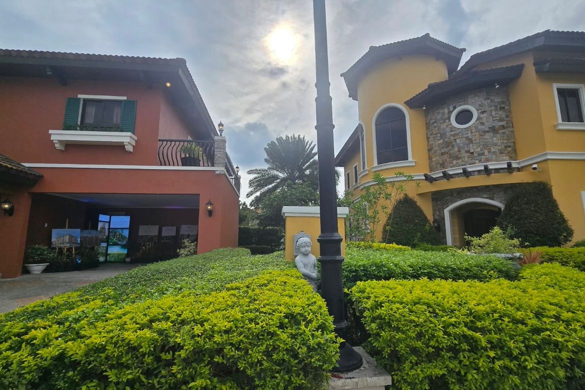Land for Sale in Portofino South, Poblacion, Muntinlupa, Metro Manila – photo 4