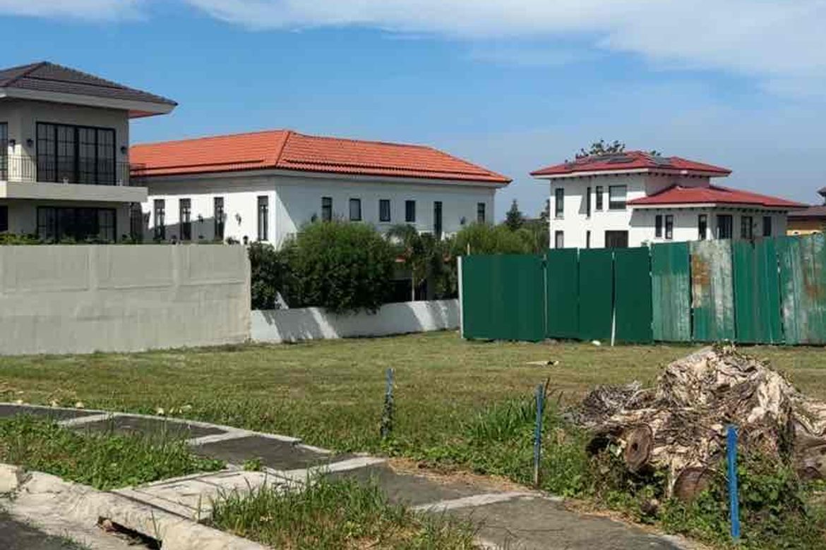 Land for Sale in Portofino South, Poblacion, Muntinlupa, Metro Manila – photo 2