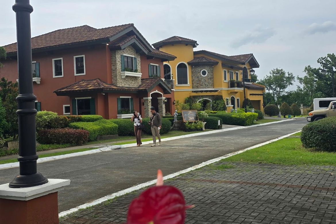 Land for Sale in Portofino South, Poblacion, Muntinlupa, Metro Manila – photo 5